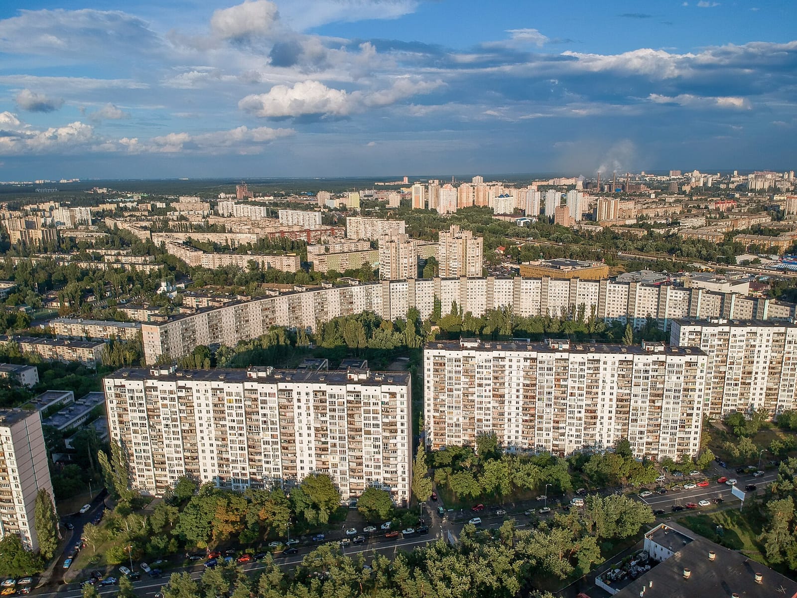 Панорама житлових багатоповерхівок Києва